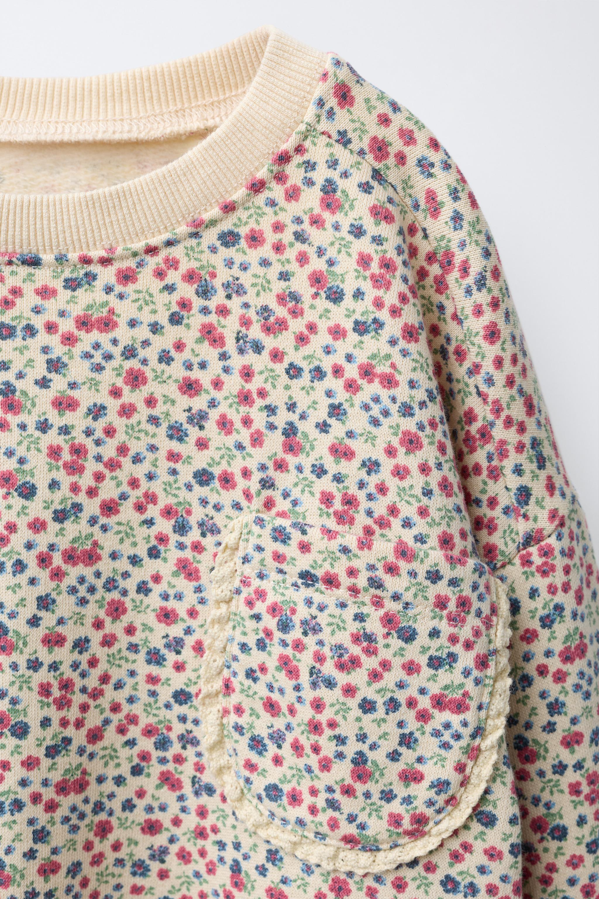 FLORAL SWEATSHIRT WITH LACE POCKET